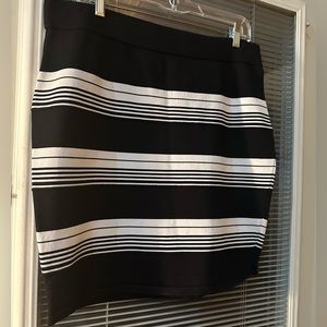 5/$15 M ( L too) sweater SKIRT NWOT